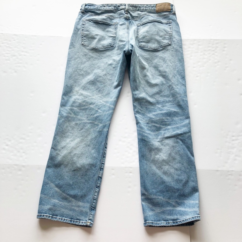 American Eagle Jeans Mens 36x32 Relaxed Straight Airflex+ Light Wash Distressed - Picture 4 of 10